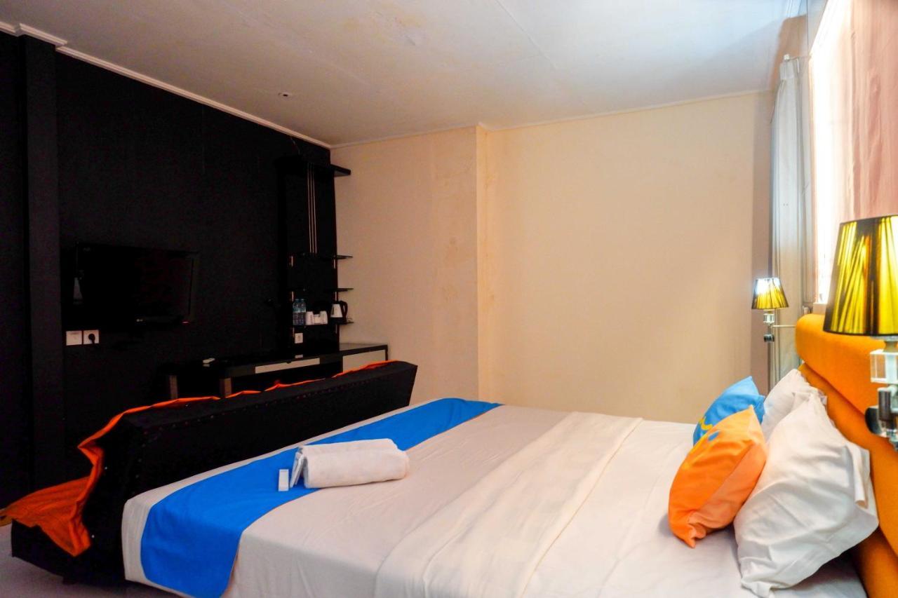 Sans Hotel International Surabaya Gubeng Ngoại thất bức ảnh